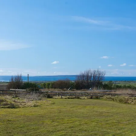 Island View * دولين