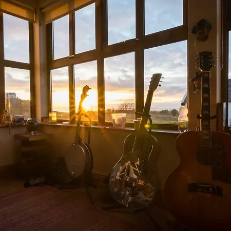 Island View * دولين